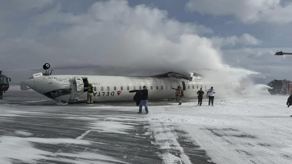 美客機在加翻覆事故初步公布 飛機在著陸時右翼脫落